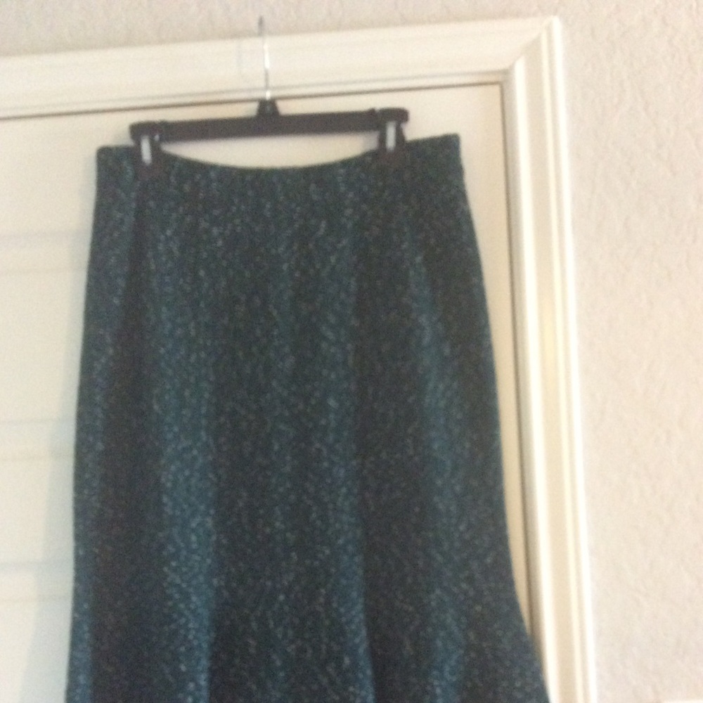 St. John Emerald green tweed suit. Excellent shape
